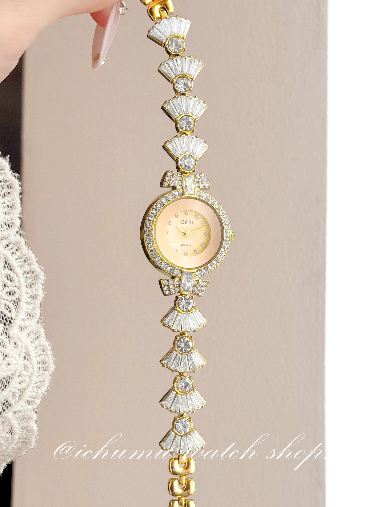 Luxury Watch Leather - Meerjungfrauen-Damenuhr: Luxuriöse Nischen-Diamantarmbanduhr mit Quarzwerk –