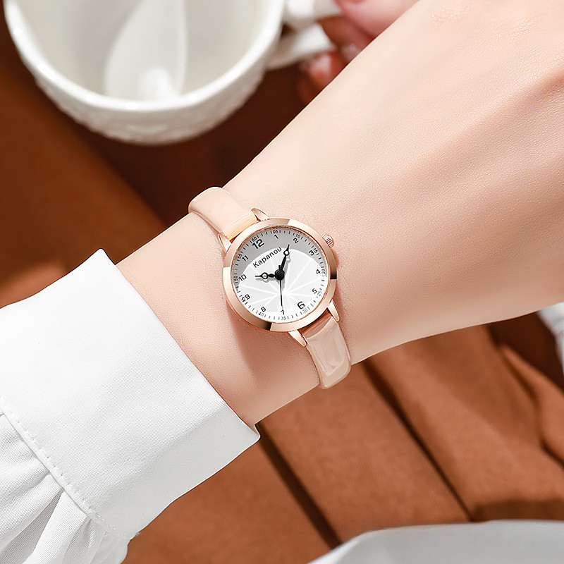 Luxury Watch Values - Damenuhr, Nischen-Quarzuhr für Seniorinnen, Schlichte Mode,