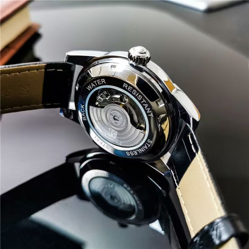 Eine große, vollautomatische m – Luxury Watch Values Bewertung und Preis