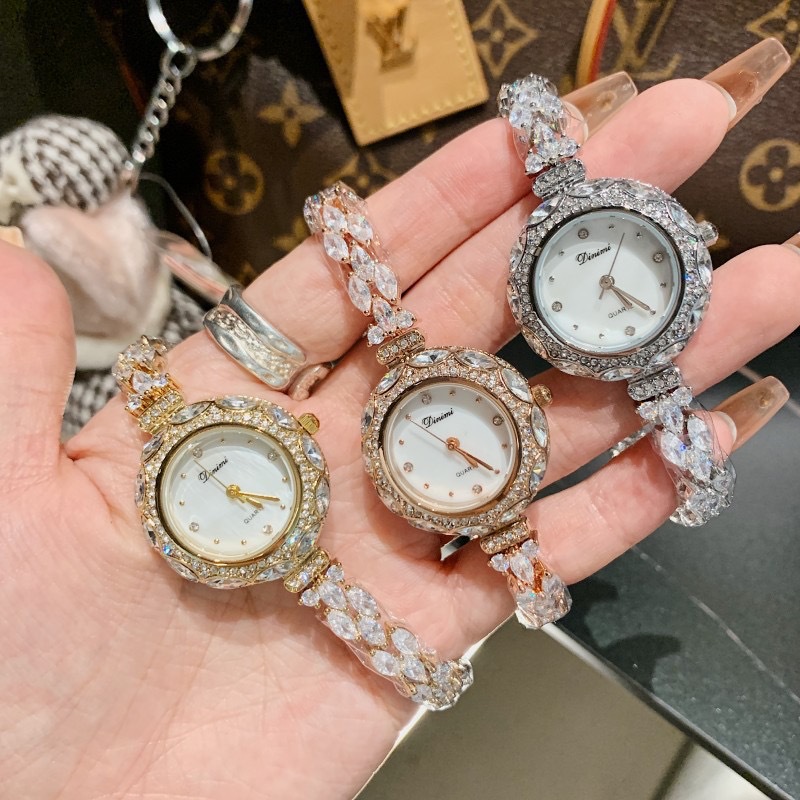 Exquisite und stilvolle Damena – Luxury Watch Values Bewertung und Preis